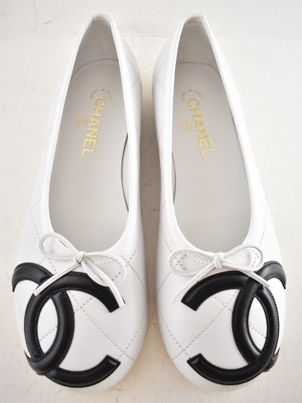 Chanel 26M Coco Beach Cambon White Black CC XL Logo Ballet Ballerina Flat 36.5 - Picture 7 of 16